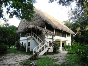 Chaab'Il B'e Lodge & Casitas